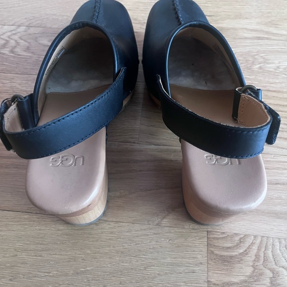 UGG Lanni Leather Clog - Picture 4 of 7